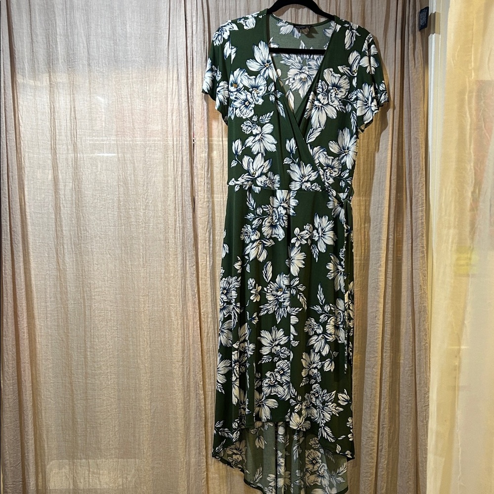 Fortune & Ivy Floral High-Low Dress in Green XL